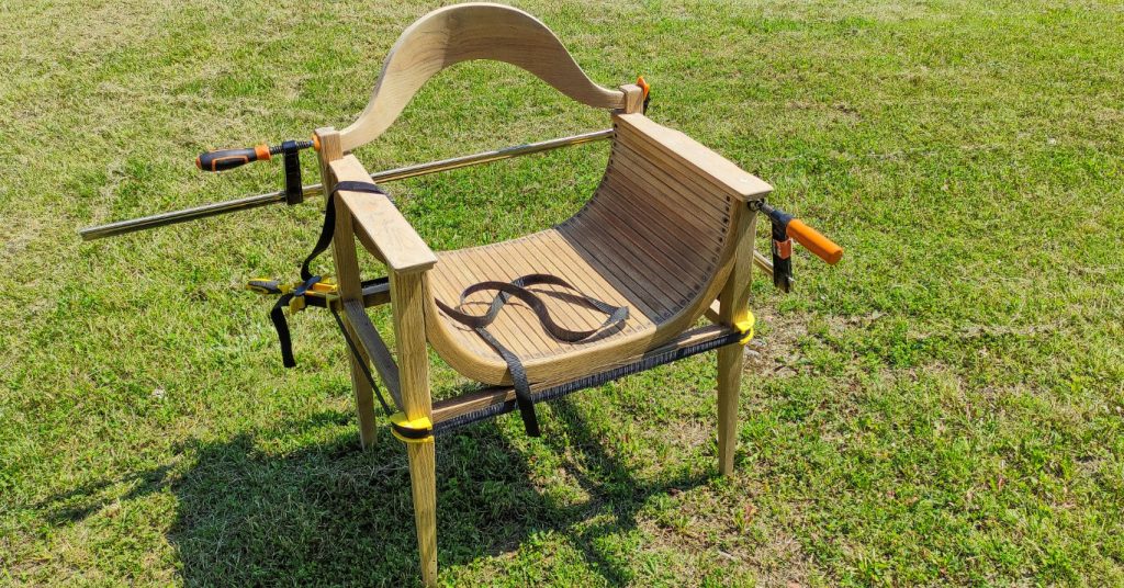 krzesło z numerkiem klejenie